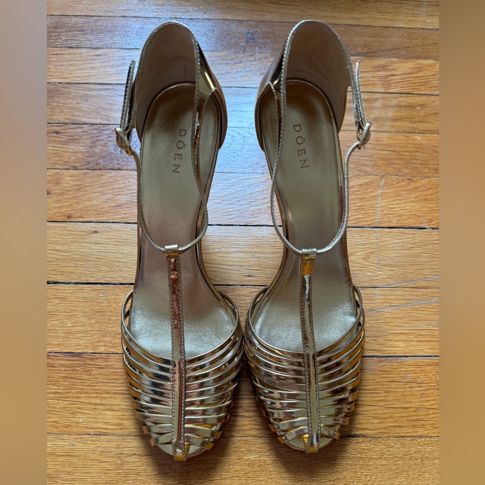 DOÊN Jolene Gold Heels